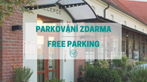  Hotel Chvalská Tvrz  Прага